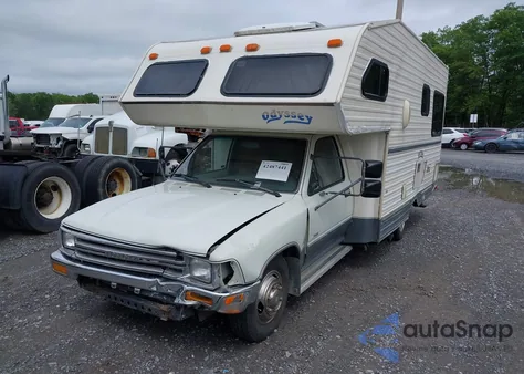 1991 Toyota Pickup Cab Chassis Super Long Wb z USA, uszkodzony, nr VIN JT5VN94T0M0021416